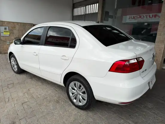 VOLKSWAGEN-VOYAGE-2021