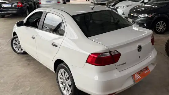 VOLKSWAGEN-VOYAGE-2021
