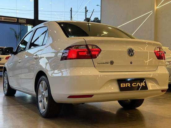 VOLKSWAGEN-VOYAGE-2013