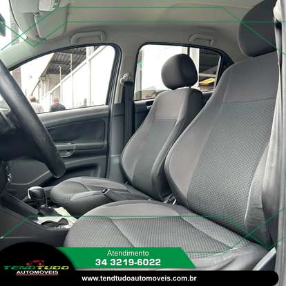 VOLKSWAGEN-VOYAGE-2018