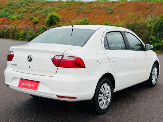 VOLKSWAGEN-VOYAGE-2018