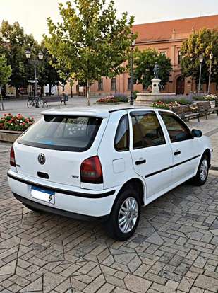 VOLKSWAGEN-GOL-1.0 MI 16V GASOLINA 4P MANUAL G.III VOLKSWAGEN-GOL-2000