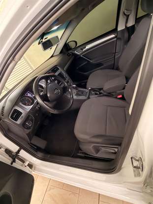 VOLKSWAGEN-GOLF-2014