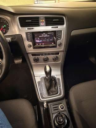 VOLKSWAGEN-GOLF-2014
