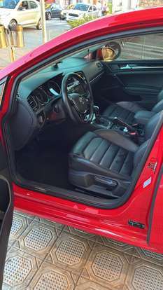 VOLKSWAGEN-GOLF-2015