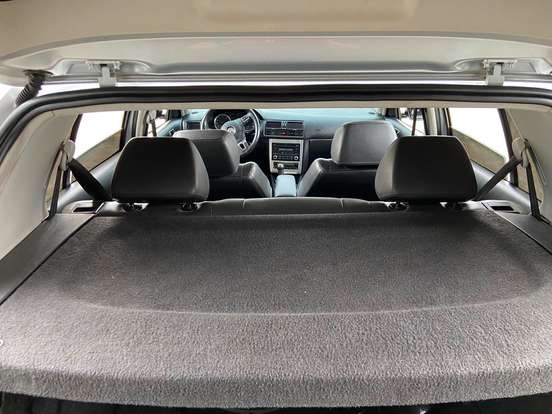 VOLKSWAGEN-GOLF-2011