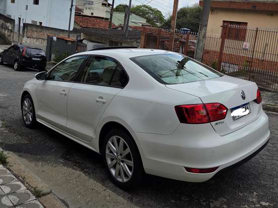 VOLKSWAGEN-JETTA-2.0 COMFORTLINE FLEX 4P TIPTRONIC VOLKSWAGEN-JETTA-2012