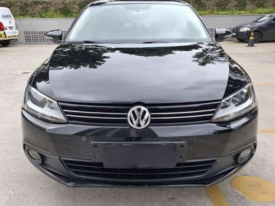 VOLKSWAGEN-JETTA-2.0 COMFORTLINE FLEX 4P TIPTRONIC VOLKSWAGEN-JETTA-2014