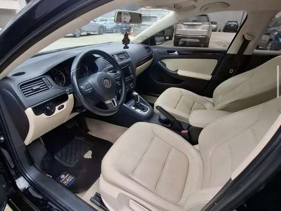 VOLKSWAGEN-JETTA-2.0 COMFORTLINE FLEX 4P TIPTRONIC VOLKSWAGEN-JETTA-2014