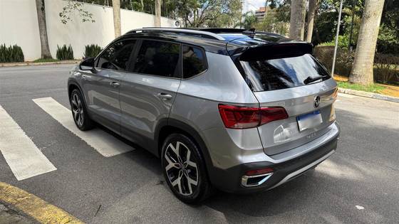 VOLKSWAGEN TAOS 1.4 250 TSI TOTAL FLEX HIGHLINE AUTOMÁTICO