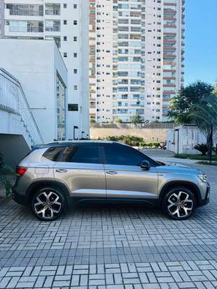 VOLKSWAGEN-TAOS-2023