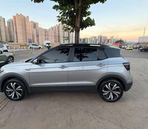 VOLKSWAGEN-T-CROSS-2023