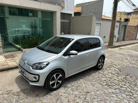 VOLKSWAGEN-UP-1.0 MPI MOVE UP 12V FLEX 4P AUTOMATIZADO VOLKSWAGEN-UP-2017