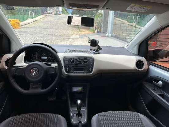 VOLKSWAGEN-UP-1.0 MPI MOVE UP 12V FLEX 4P AUTOMATIZADO VOLKSWAGEN-UP-2017