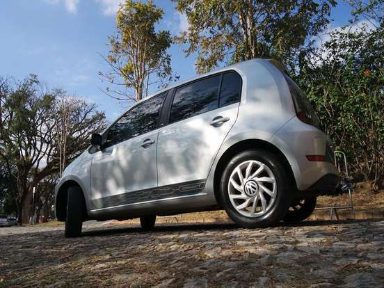 VOLKSWAGEN-UP-2017
