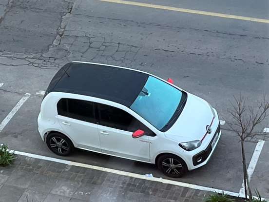 VOLKSWAGEN-UP-2018