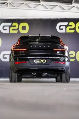 VOLVO-C40-2023