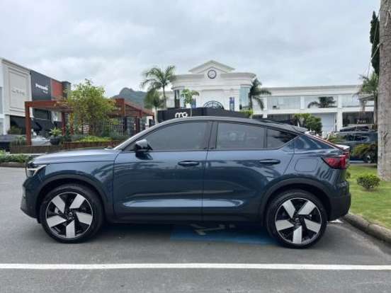 VOLVO-EC40-P8 RECHARGE TWIN ELECTRIC ULTRA BLACK EDITION AWD VOLVO-EC40-2025