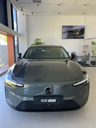 VOLVO-ES90-2026