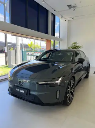 VOLVO-ES90-2026