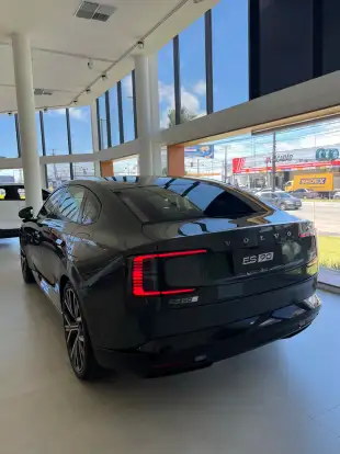 VOLVO-ES90-2026