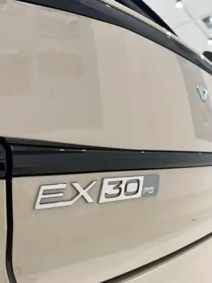 VOLVO-EX30-51 KW ELÉTRICO PLUS VOLVO-EX30-2027