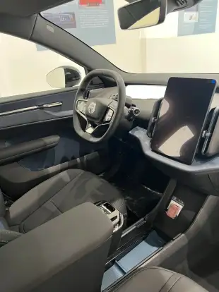 VOLVO-EX30-51 KW ELÉTRICO PLUS VOLVO-EX30-2027