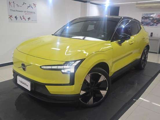 VOLVO-EX30-2024