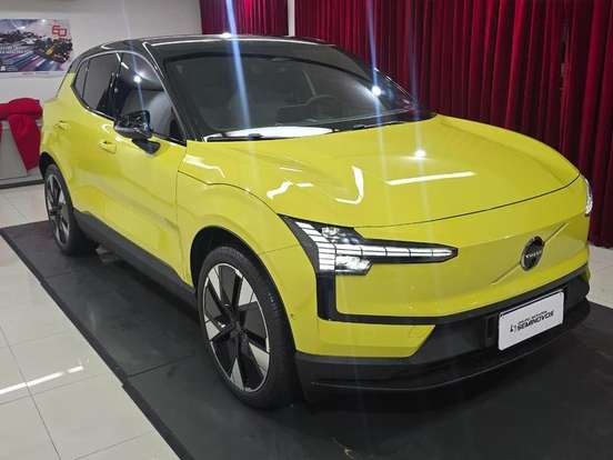 VOLVO-EX30-2024