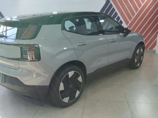 VOLVO-EX30-69 KW ELÉTRICO PLUS VOLVO-EX30-2025