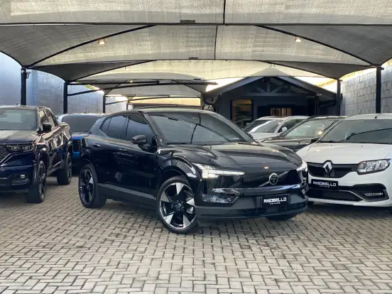 VOLVO-EX30-2024