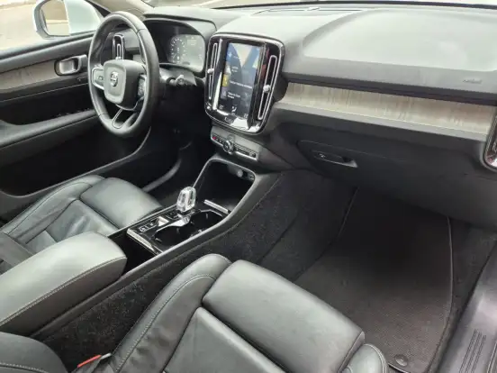VOLVO-XC40-2.0 T4 GASOLINA INSCRIPTION GEARTRONIC VOLVO-XC40-2020