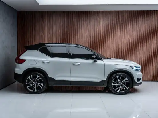 VOLVO-XC40-2.0 T5 GASOLINA R-DESIGN AWD GEARTRONIC VOLVO-XC40-2019