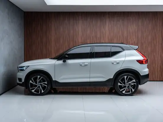 VOLVO-XC40-2.0 T5 GASOLINA R-DESIGN AWD GEARTRONIC VOLVO-XC40-2019