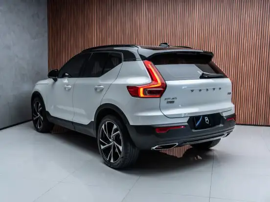 VOLVO-XC40-2.0 T5 GASOLINA R-DESIGN AWD GEARTRONIC VOLVO-XC40-2019