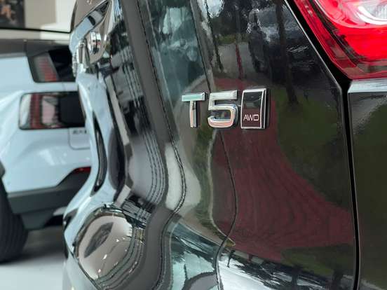 VOLVO-XC40-2.0 T5 GASOLINA MOMENTUM AWD GEARTRONIC VOLVO-XC40-2018