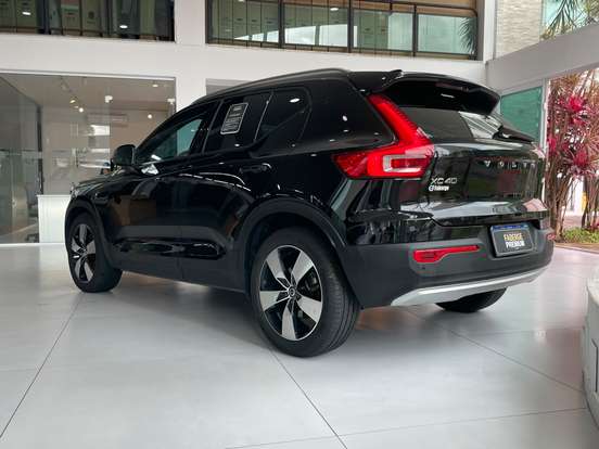 VOLVO-XC40-2.0 T5 GASOLINA MOMENTUM AWD GEARTRONIC VOLVO-XC40-2018