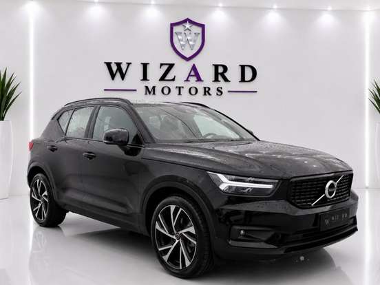 VOLVO-XC40-2019
