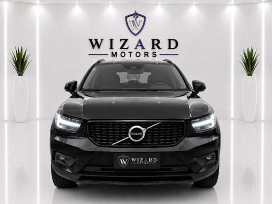 VOLVO-XC40-2019