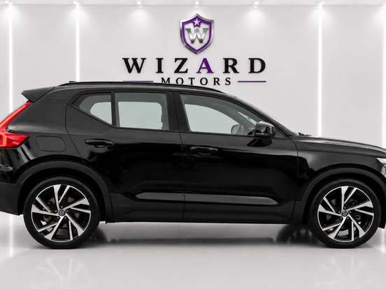 VOLVO-XC40-2019