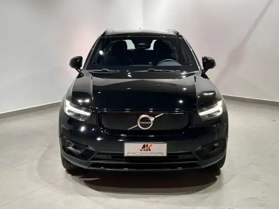 VOLVO-XC40-2021