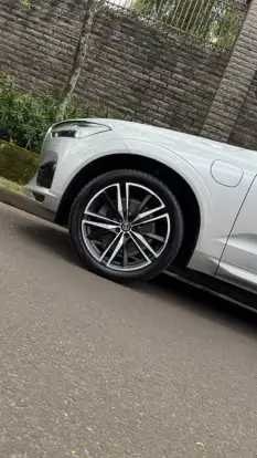 VOLVO-XC60-2018
