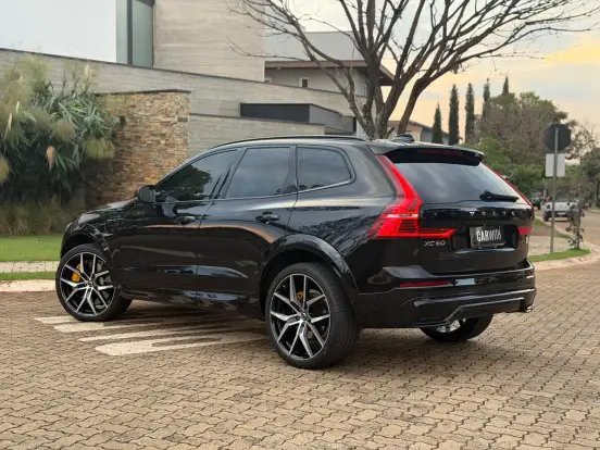 VOLVO-XC60-2024