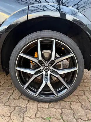 VOLVO-XC60-2024
