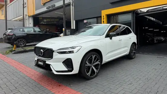 VOLVO-XC60-2023