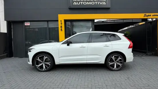 VOLVO-XC60-2023
