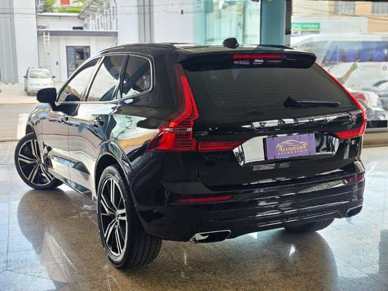 VOLVO-XC60-2018