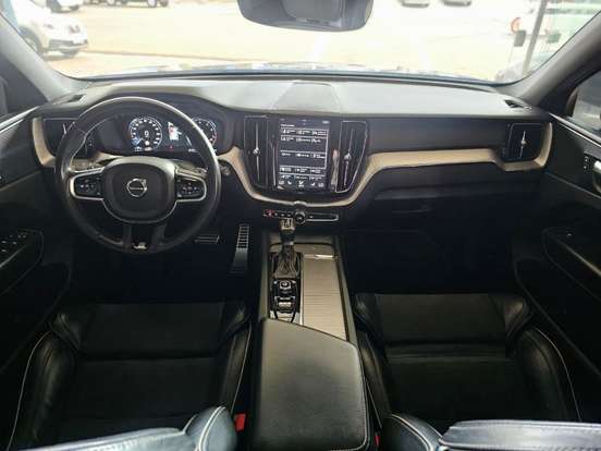 VOLVO-XC60-2.0 T5 GASOLINA R-DESIGN AWD GEARTRONIC VOLVO-XC60-2018