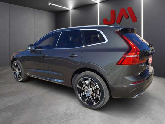 VOLVO-XC60-2021