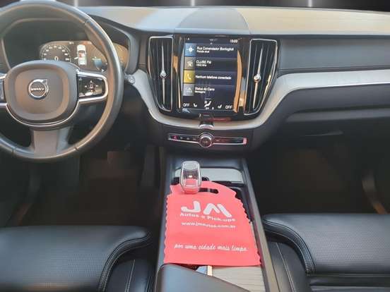 VOLVO-XC60-2021